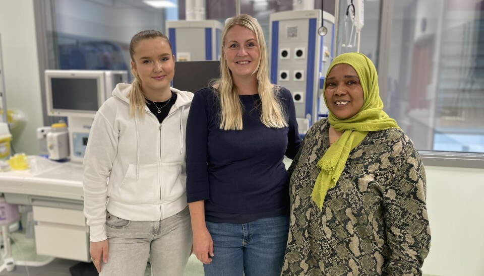 Inspirerte førsteårstudenter i sykepleie: Thea Marie Larsen-Bøhn, Karoline Bjønnes og Momari Abdilmjed.