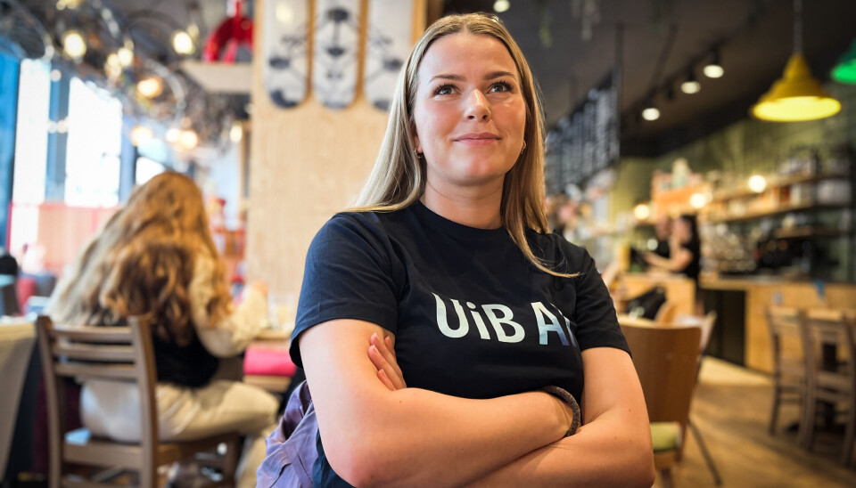 For Charlotte Eide er det ikke bare jobb, hun skrev masteroppgave om universitetsrepresentasjon i Brussel. Portett av Charlotte Eide