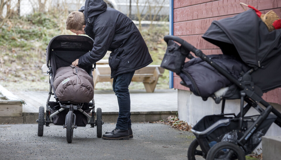 I fremtiden kan det bli enklere å få studielån for dem som ønsker å utdanne seg ved siden av det å ha jobb og barn. Dette er et illustrasjonsfoto.