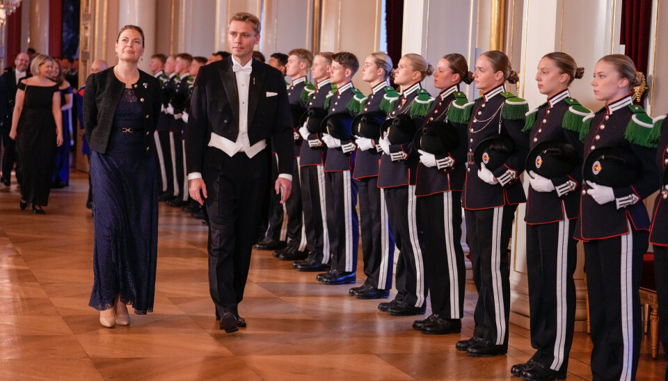 Ola Borten Moe og Anna Ceselie Brustad Moe i prosesjon før kongeparets gallamiddag under statsbesøket fra Italias president Sergio Mattarella