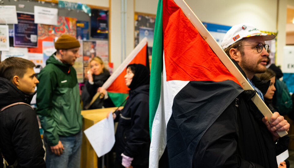 Demonstranter demonstrerer for Palestina ved Universitetet i Tromsø