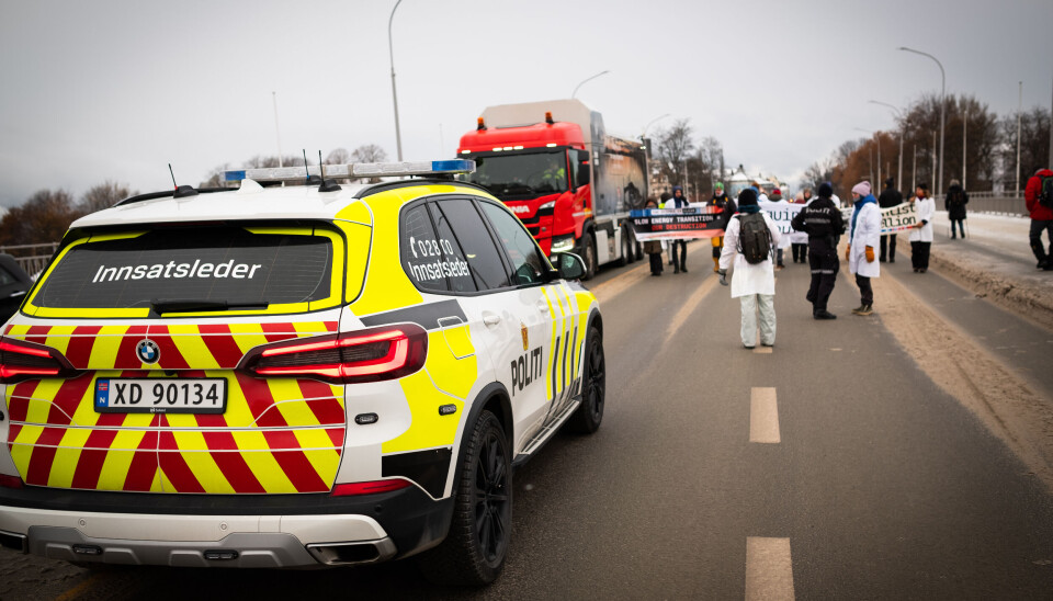 Demonstranter og politi