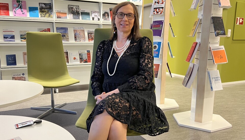 Rektor Liv Inger Somby krysser fingrene for at Kommunal- og distriktsdepartementet (KDD) gjør helomvending og gir ekstra stipend til de russiske studentene ved Samisk høgskole, men det ser foreløpig ikke så lyst ut, ifølge informasjon Khrono har fått fra KDD.