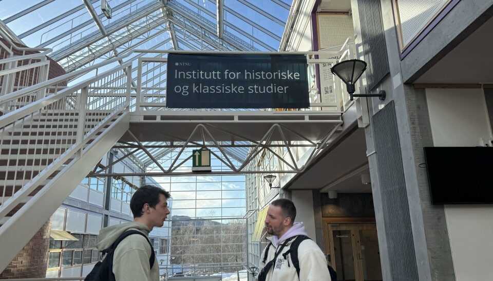 Plakat hvor det står Institutt for historiske og klassiske studier