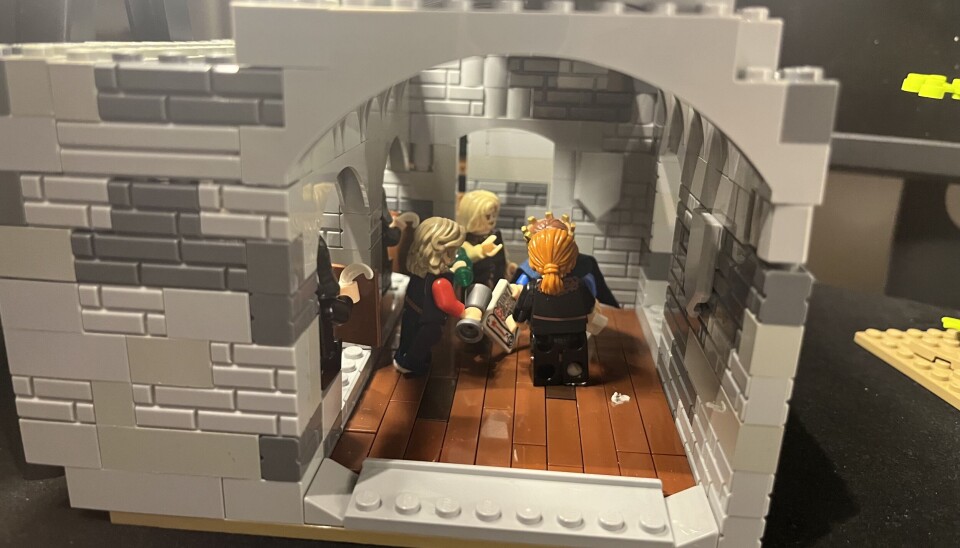 Bildet viser en modell av Håkonshallen, i lego