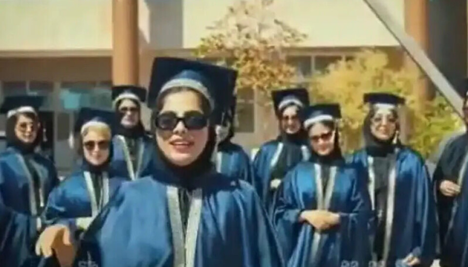 En gruppe kvinnelige studenter feiret uteksamineringen sin med en dansevideo. Det får konsekvenser.