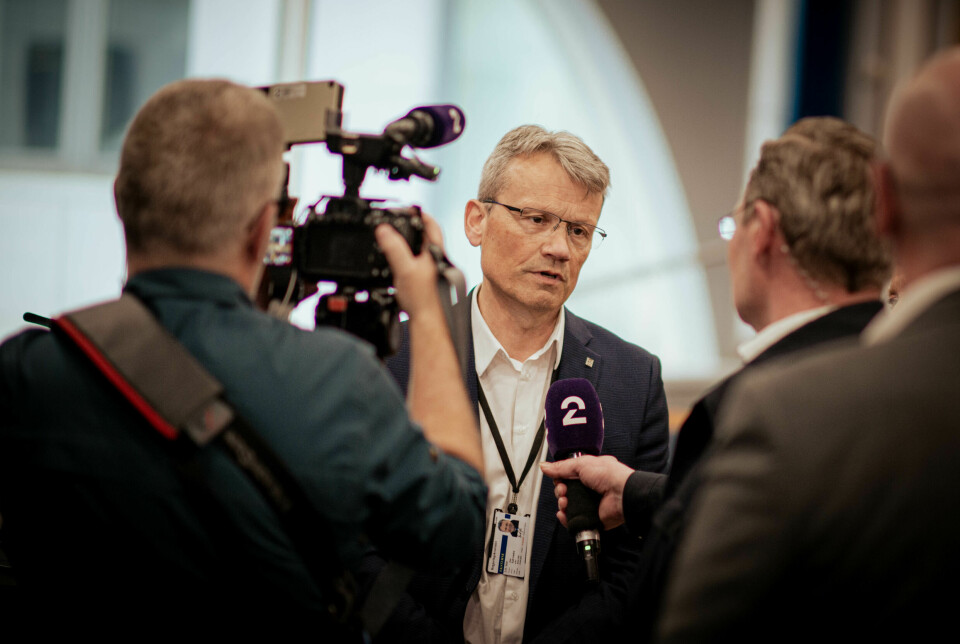 Bilde av Egil André Aas som blir intervjuet av TV2