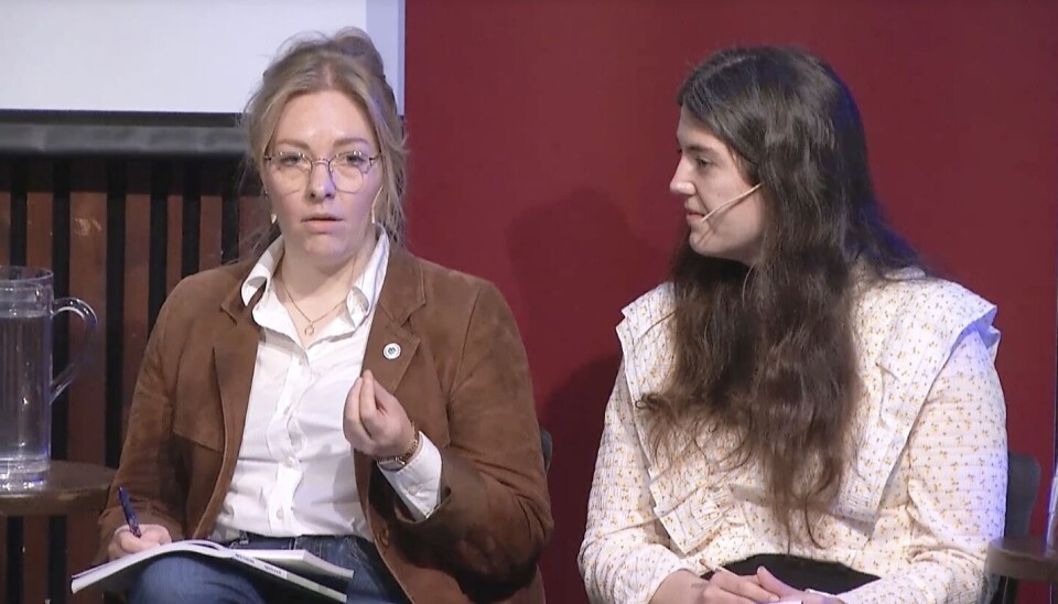 Ikke enige: Thea Tuset fra Organisasjon for norske fagskolestudenter og Joanna Myre Melby fra Unio-studentene. To studentledere i panelsamtale