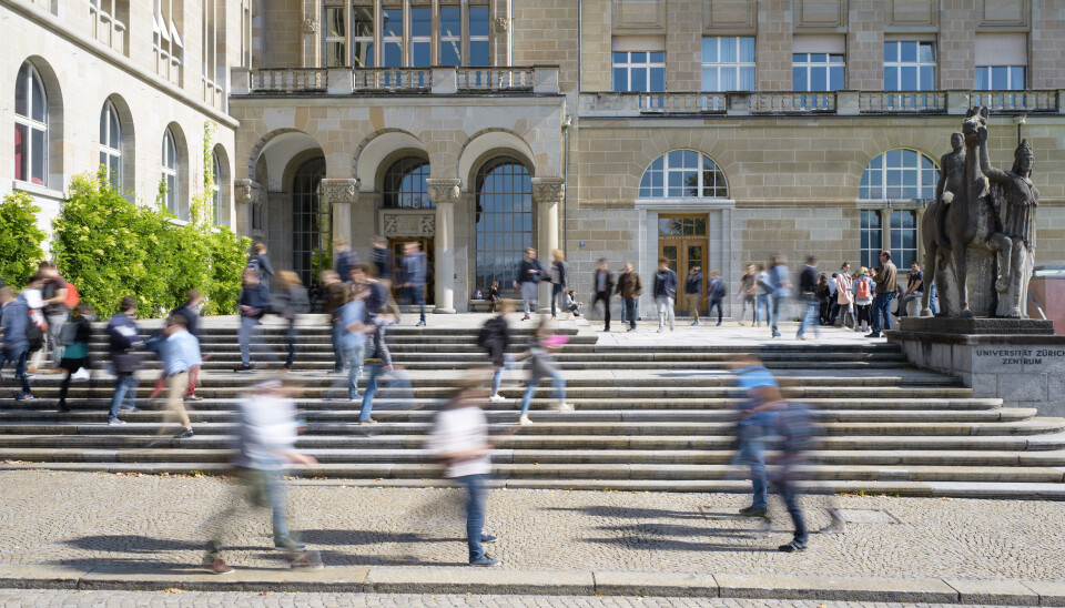 Forskerne ved Universitetet i Zürich. ville undersøke hvor flink kunstig intelligens var til å få folk til å skifte mening. Metoden de brukte gjorde folk rasende. Bildet er fra universitetets campus.