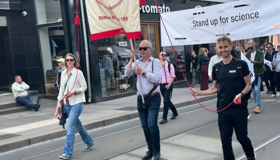 Forskerforbundet med leder Steinar A. Sæther i spissen 1.mai i Oslo med sin parole: Stand up for science