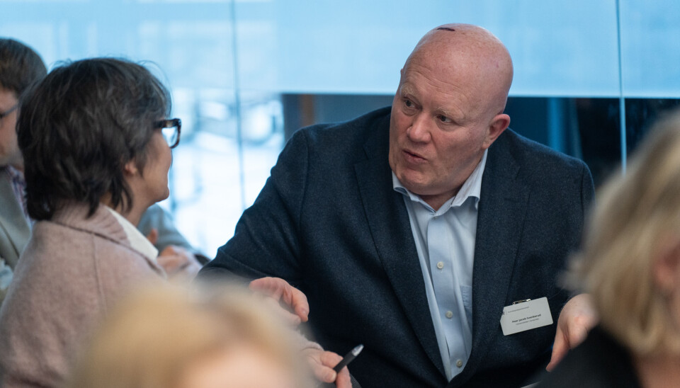 Rektor ved Universitetet i Innlandet, Peer Jacob Svenkerud, vil beholde på gammel finansieringsmodell, inn til strategi er diskutert og vedtatt.