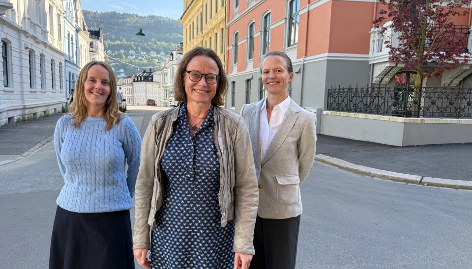Det er kunnskapen humaniora bringjer fram som er viktig, meiner dekankandidat Anne Beate Maurseth (i midten). Ho stiller til val saman med Åsta Haukås og Laura Saetveit Miles.