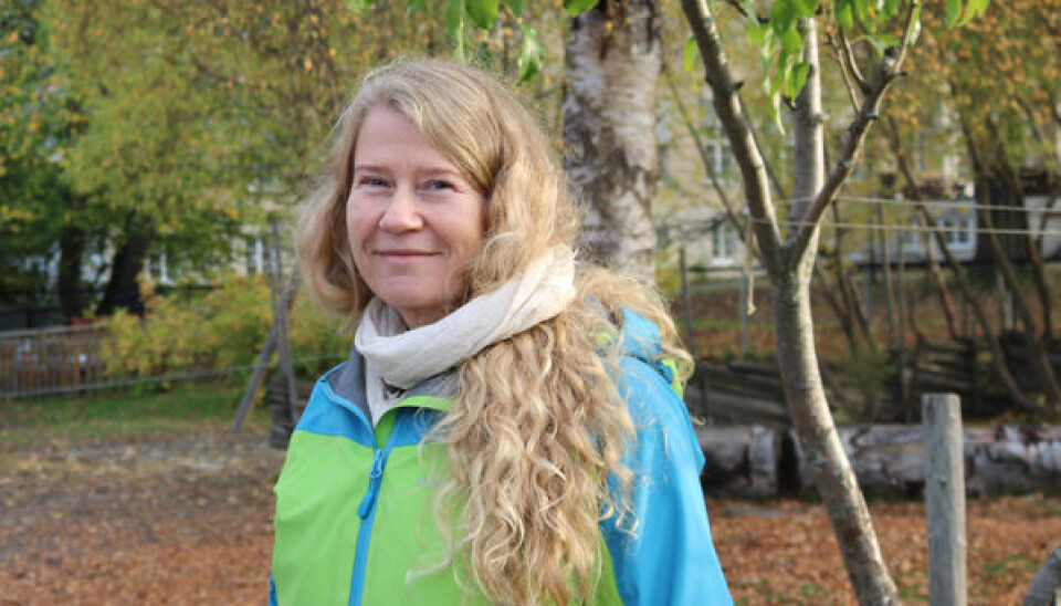 DMMH-rektor Else Berit Skagen forteller at aksjonen onsdag er et initiativ fra de ansatte som høgskolen stiller seg bak. Kvinne i allværsjakke på høsten.