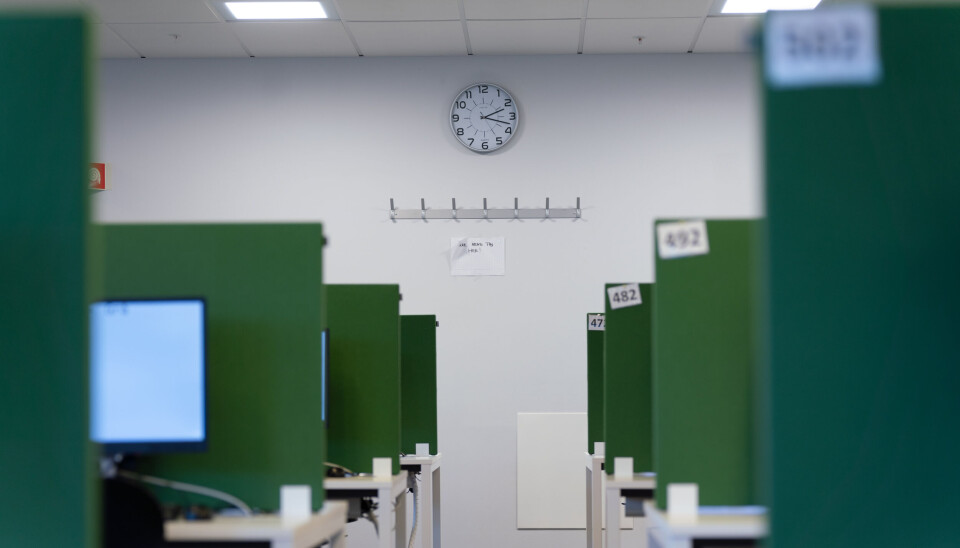 Alt i alt var det Universitetet i Oslo som felte flest studenter for fusk, 435 stykker på fem år. Men Universitetet i Agder tok flere hvis man tar hensyn til antall studenter ved universitetene. Her fra det felles eksamenslokalet til Universitetet i Oslo og OsloMet i Silurveien i Oslo.