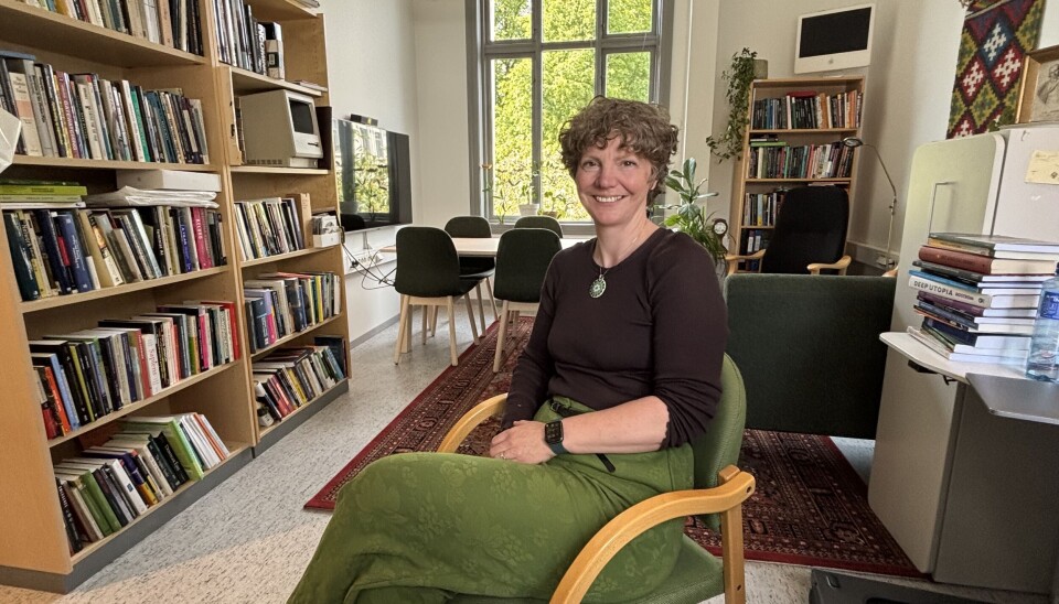 Jill Walker Rettberg inne på sitt praktfulle, lyse kontor på Syndneshaugen i Bergen.