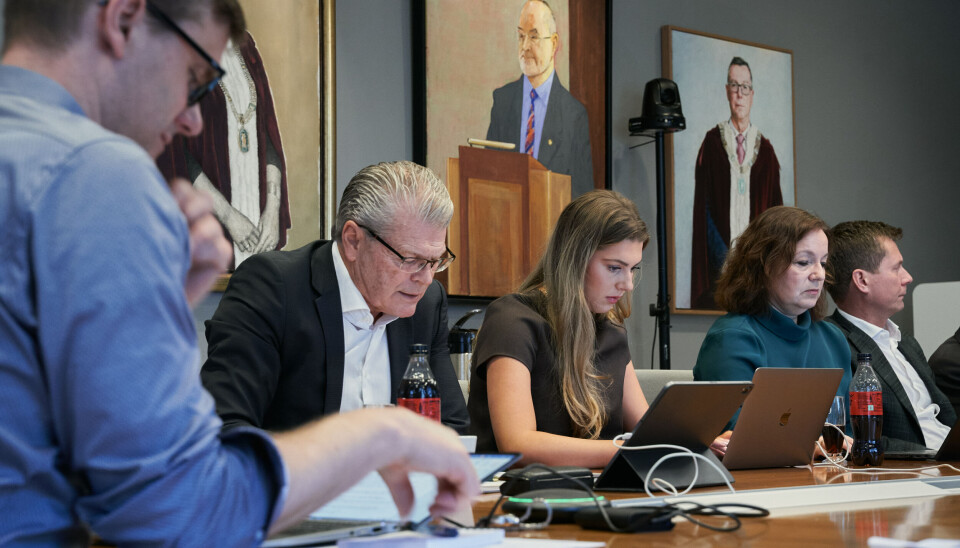 Både Herlof Nilssen (nummer to frå venstre) og Shirin Öberg (nummer to frå høgre) er ønska som eksterne styremedlemmer i fire nye år. Öberg var ikkje til stades i møtet der styret drøfta kven UiB skulle melda til departementet at dei ønskjer seg.
