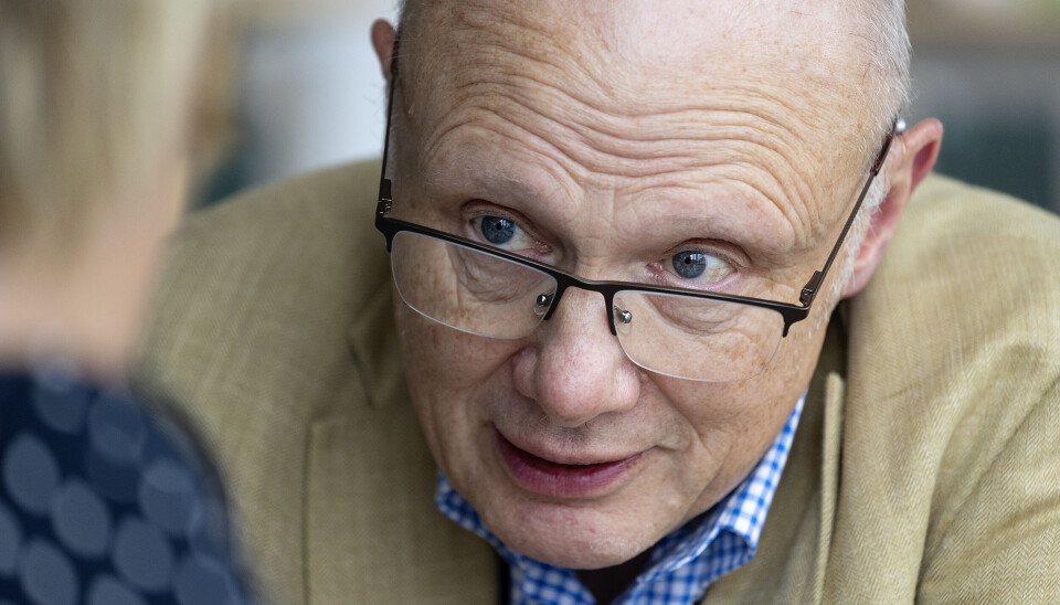 Johan Giertsen er ikke bare jusprofessor. Ved siden av jobben ved Universitetet i Bergen driver han nettstedet Pollofpolls.no.