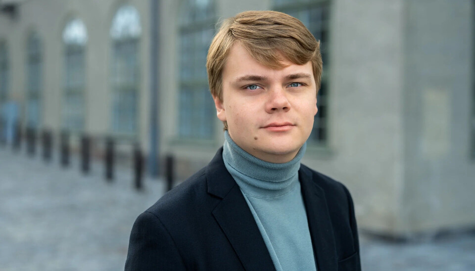 — Akademiske utdanninger må gi et stabilt grunnlag for et langt yrkesliv som kan endres over sid, mener studentleder Colin Andersson. Han kritiserer Moderaternas forslag.
