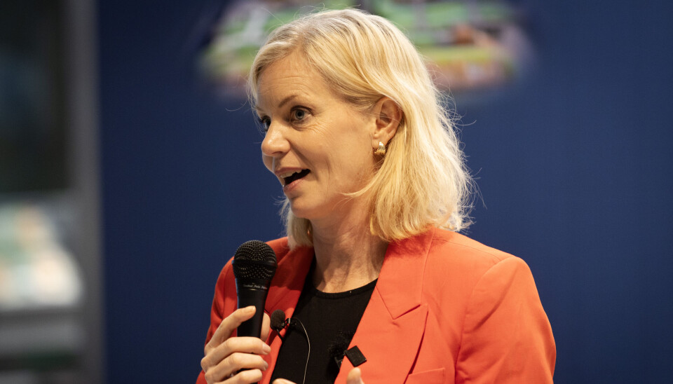 Forsknings- og høyere utdanningsminister Sigrun Aasland er glad for opptakstallene til helsefag, men bekymra for tall knyttet til barnehagelærer og IKT.