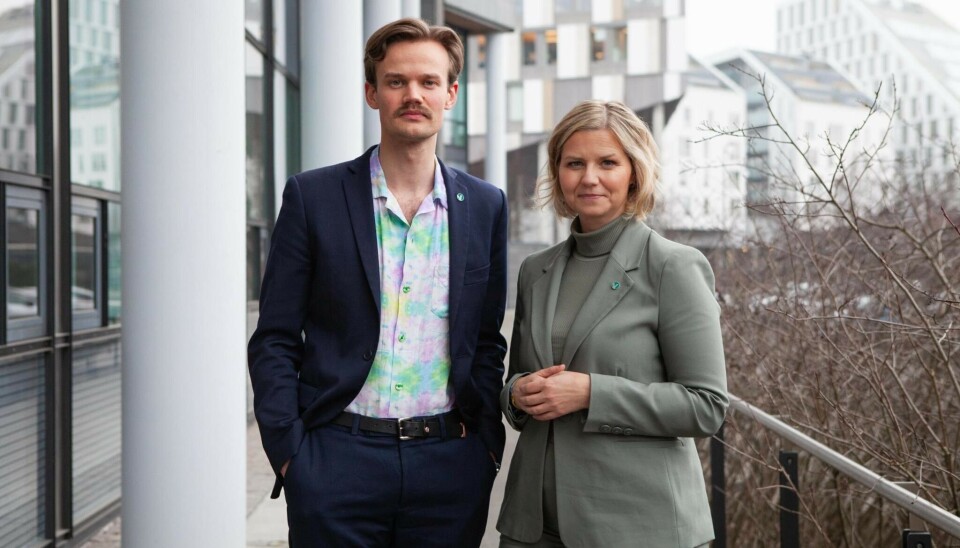Partileder for Venstre Guri Melby (til høyre) og førstekandidat for Venstre i Sør-Trøndelag Lars Brandsås går til valg på regjeringssamarbeid med Høyre, men mener partiet svikter når det snakker om mer politisk styring av universitetene og høgskolene.